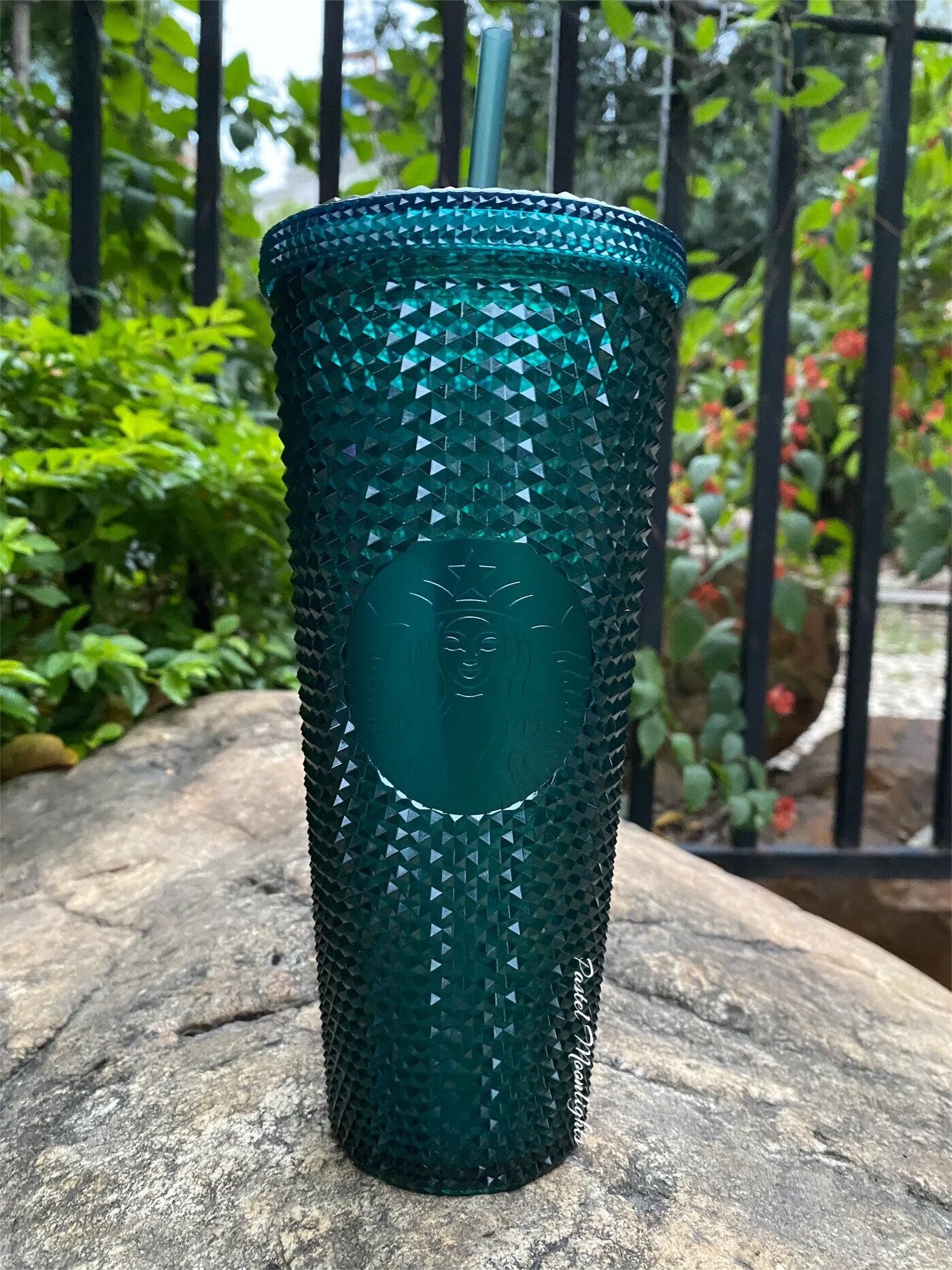 NWT Starbucks Christmas Classic Green Studded 24oz 2021 Release