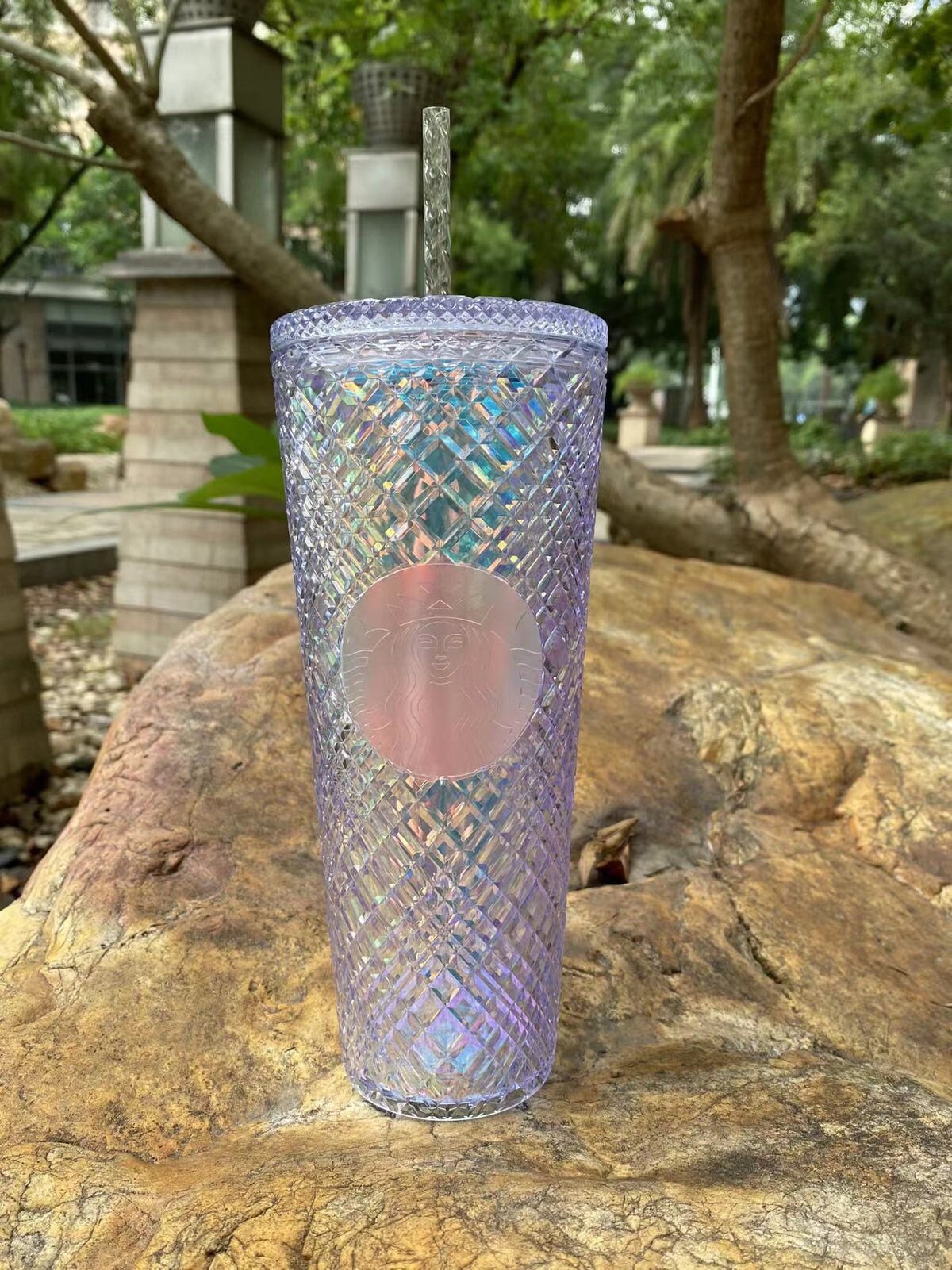 Starbucks Holiday 2022 Limited Iridescent Unicorn Jewel Tumbler Venti